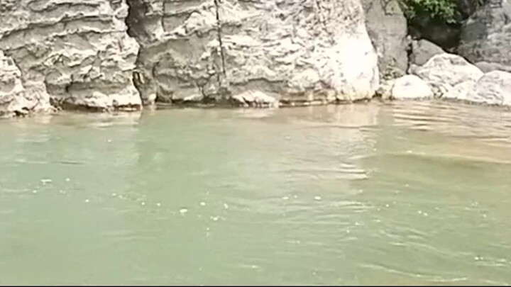 cast net fishing in Nepal |