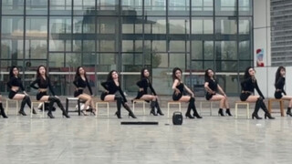 Who can resist a group of beautiful women wearing high heels? ! The road show makes the dream of hig