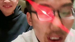 "يولد بعض الناس ليكونوا أبطالًا!"