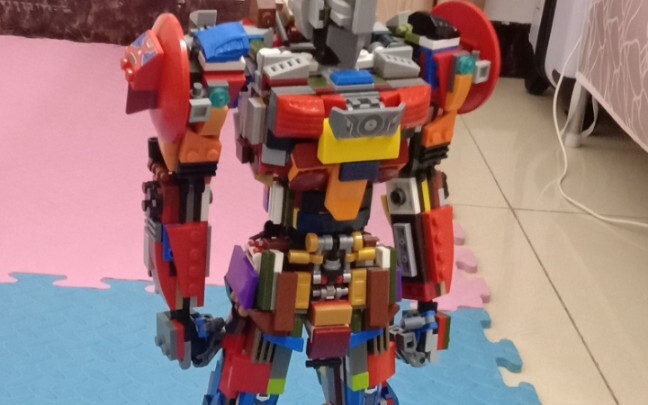 Medium and large MOC mecha