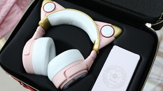 Outdoor | It's all about stories—dancing a Latin routine while wearing Cardinal Sakura headphones, c