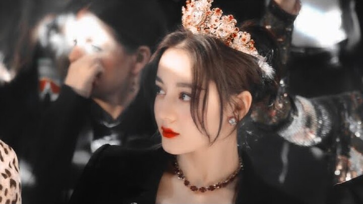 Nữ Vương Địch Lệ Nhiệt Ba năm ấy
