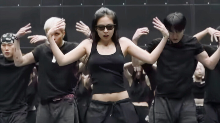 JENNIE’s Latest MMA Stage Rehearsal in the Practice Room