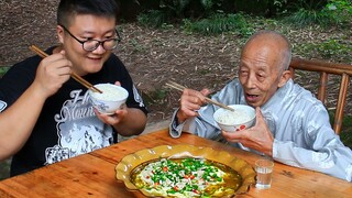 [Makanan]|Irisan Daging Setipis Kertas! Dimasak Kuah Kuning...