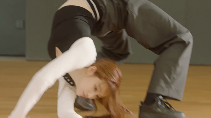 A2OMAY Li Shijie! Pantas saja lulusan tari dari Akademi Seni Teater Beijing! Keren banget!