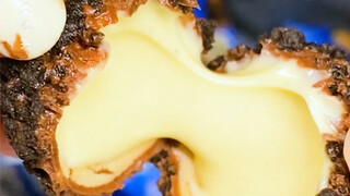 Have you tried these juicy little balls with a magical black-and-white combo this summer?