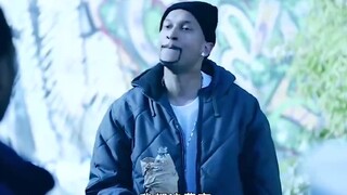 黑人兄弟：当一个人抠门到极致，连子弹壳都要回去捡好收起来！