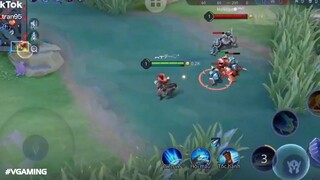 Ai vừa đi qua thế nhỉ