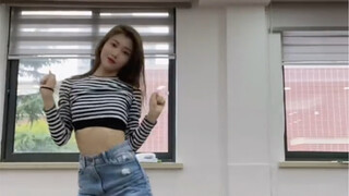 【Girls Planet 999】TikTok repost Shen Xiaoting menari dengan celana jeans