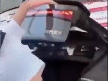 ไลฟ์สดเหตุการณ์พลิกผันของพลังงานใหม่ หลังจากที่ผู้ประกาศหญิงรีวิวแล้วก็ระเบิดอารมณ์ทันที ตะโกนบอกทุก