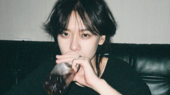 Sutradara, sudah bilang jangan pilih penjahat yang ganteng banget! Nonton film aja bikin Jida terus 