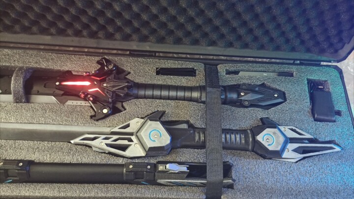 Pembuatan prop non-logam dengan cetakan 3D / dua buah yang dibuat khusus, muat di dalam satu kotak b