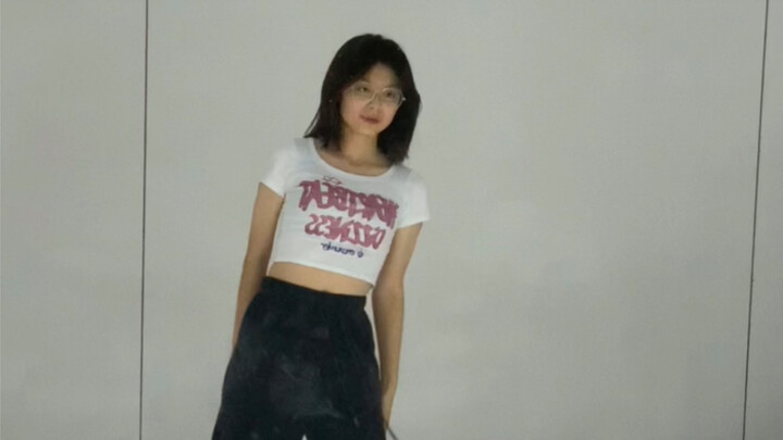 16岁女高中生开麦唱跳 后面破音了！！