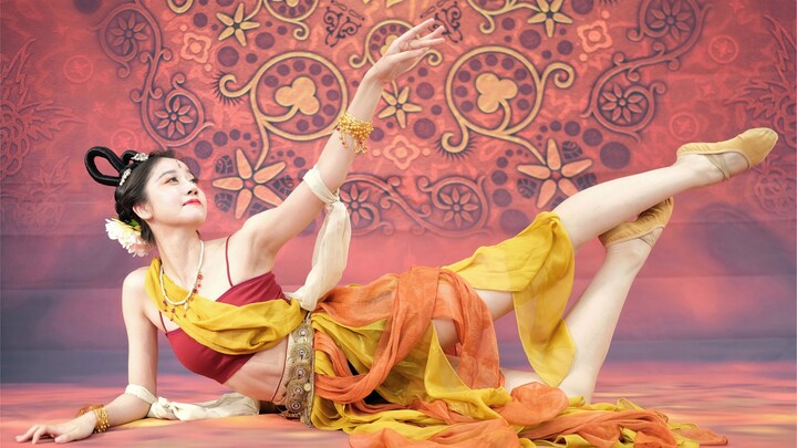 Dancers from the Western Regions come to pay homage to Dunhuang Dance "Lantern Festival" Adapted and