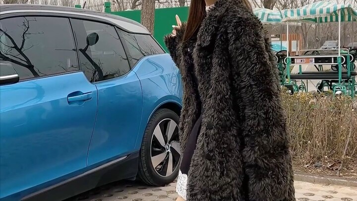 This car is just too mind-blowing—anyone who drives it will be totally confused!