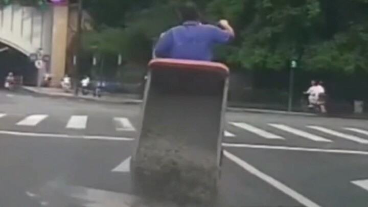 สินค้าแบ่งเป็นเกรดสูง กลาง และต่ำเพราะคุณภาพแตกต่างกัน แล้วทำไมคนเราถึงต้องแบ่งแยกชั้นสามหกเก้าล่ะ?