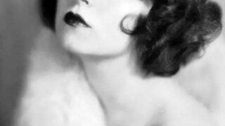 她是好莱坞史上第一位性感女星，是贝蒂娃娃的原型之一，是珍哈露的偶像，玛丽莲梦露曾拍杂志致敬过她