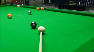 Quả bóng số 11 đập hai lần rồi vào cầu