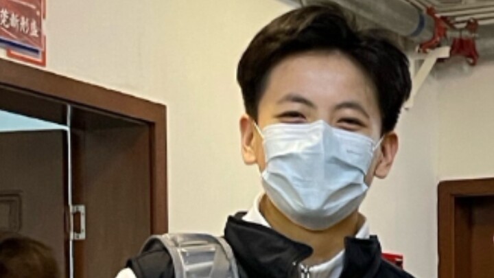 My little sister really dances well.