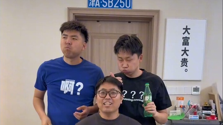 The abstract spirit dude is here! Let’s tell jokes and push your laughter to the limit!