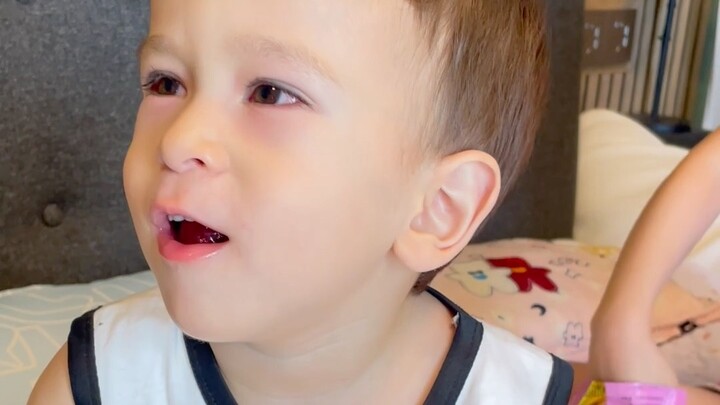 Cai Aoda: Aku mau kompres es buat adikku yang bengkak!