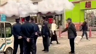 A shout at injustice on the road #Northeast Uncle #Humanized Law Enforcement