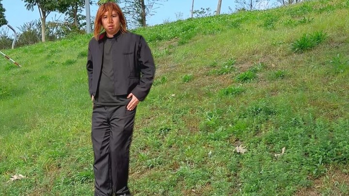 As expected, the downhill pose from anime is way cooler!