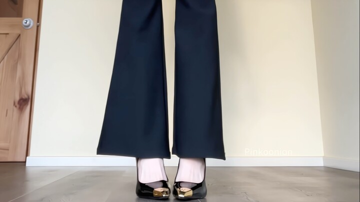 Sepatu mana yang harus kupakai untuk wawancara besok agar lulus