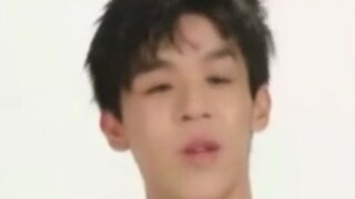 Lao Fan Qie menyanyikan DAMEDANE dengan semangat