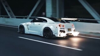 "هل تحب GTR أيضًا؟"