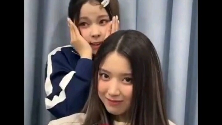 Yang paling lucu adalah ekspresi Jiwoo dan Kyujin setelah Jiwoo mencium Kyujin, hahaha.