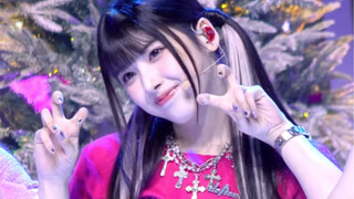 The little girl who looks bright and beautiful on the stage secretly...