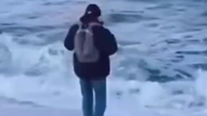 Bản cover đầu tiên trên toàn mạng về Tiểu Bố đi cạn biển