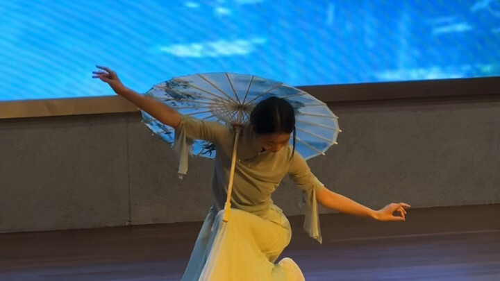 "Sail in the Mist" - An ordinary high school student dares to dance Sun Ke's dance?!