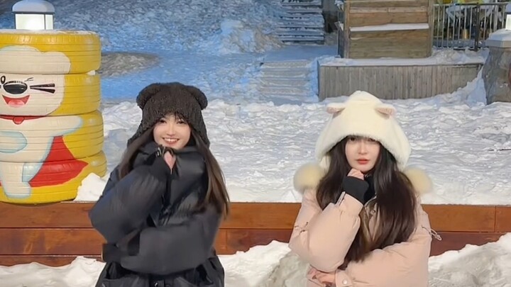 When Southerners see snow, their mental state is: Tag your crazy friend and come film this together!