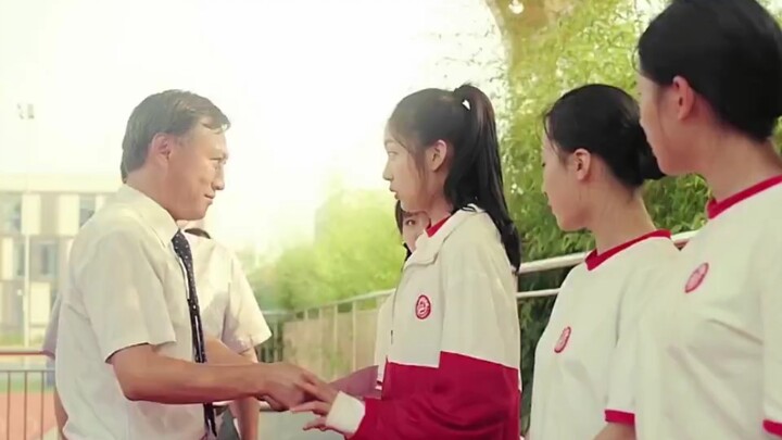 Berkat laporan status mahasiswa miskin, hubungan mereka jadi retak.