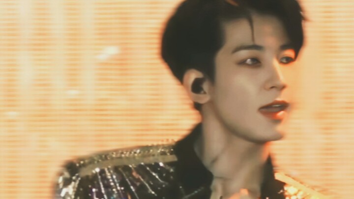 Xiao Yuan isn’t smiling, but she actually looks pretty intimidating.