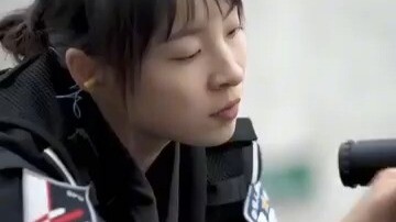 الآن فهمتُ لماذا يُمنع اللاعبون المحترفون من المشاركة، أليس كذلك؟