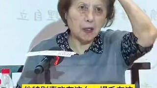 Để lại một lọn tóc như thế thì ra thể thống gì