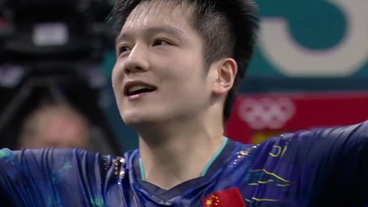 Ác ý ập đến tôi như thủy triều.