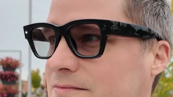 Meta Ray-Ban Display: Outdoor AI Test Through The Lens!