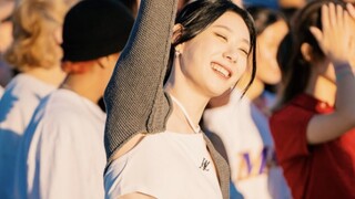 การเต้นเพลงใหม่กับ Cai Ling เป็นอย่างไร? ITZY บินอยู่ในแอลเอ