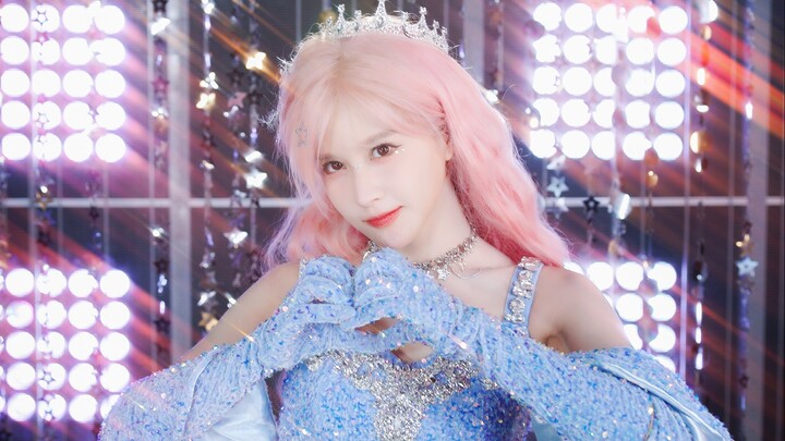 Nổ tung! Để nhảy Be My POI, chúng tôi thực sự đã bắt gặp một Yorkie đang nhảy