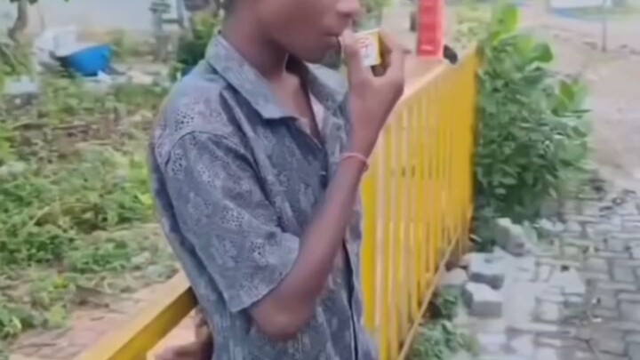হাসি আটকে রাখতে পারলে এমবি ফেরত #shots
