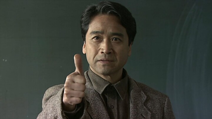 The man who taught Godai the meaning of likes, Kuuga kicks Rhino Gurongi!