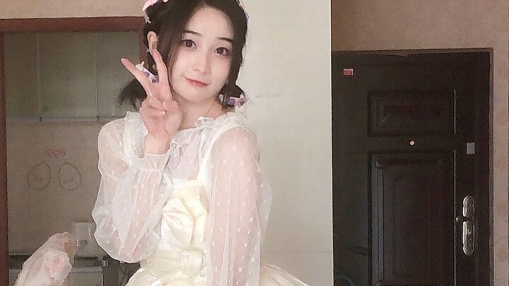 [หน้าจอแนวตั้ง] การเต้นรำต่อหน้านักเรียนไม่ควรฆ่าคุณใช่ไหม?