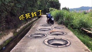在马路上画满坑，路人居然当真了！
