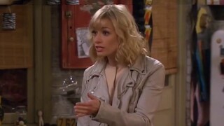 [2 Broke Girls] High energy! Sophie mistook the FBI officer for a stripper and flirted with him