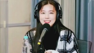 Chị Mian ghen tị: Lisa, lần sau cho chị một cái nhé!