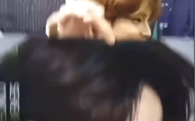 【คิมมินกยู】พูดตามตรง แค่ช่วงเวลาที่โปสเตอร์หล่นลงมา ใจก็เต้นตึกตักแล้ว…